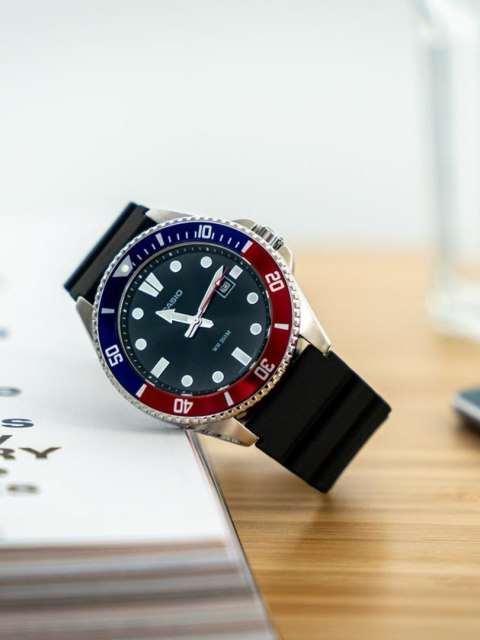 ZEGAREK MĘSKI CASIO MDV-107-1A3 (zd172b) + BOX ZEGAREK MĘSKI CASIO MDV-107-1A3 (zd172b) + BOX