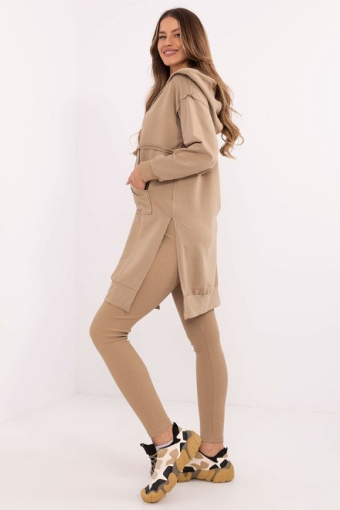 Spodnie Komplet Model EM-KMPL-853.34 Dark Beige - Factory Price - uniwersalny Spodnie Komplet Model EM-KMPL-853.34 Dark Beige - Factory Price - uniwersalny