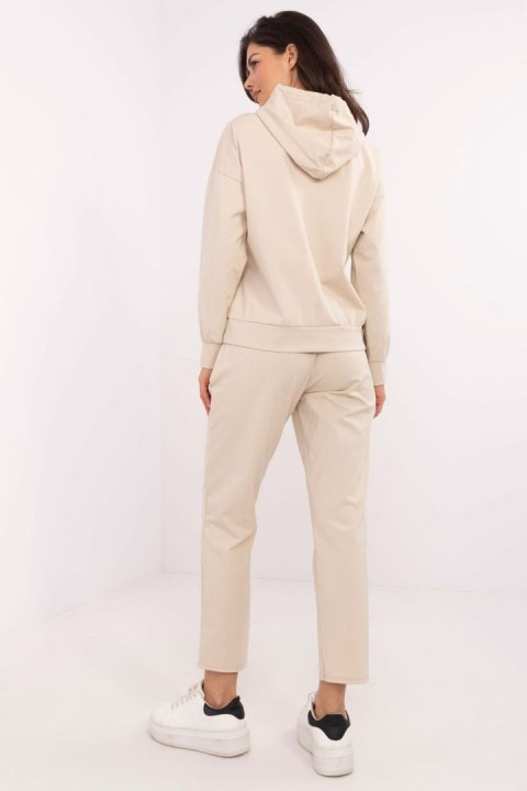 Spodnie Komplet Model MI-KMPL-M6125.58P Beige - Italy Moda - uniwersalny Spodnie Komplet Model MI-KMPL-M6125.58P Beige - Italy Moda - uniwersalny
