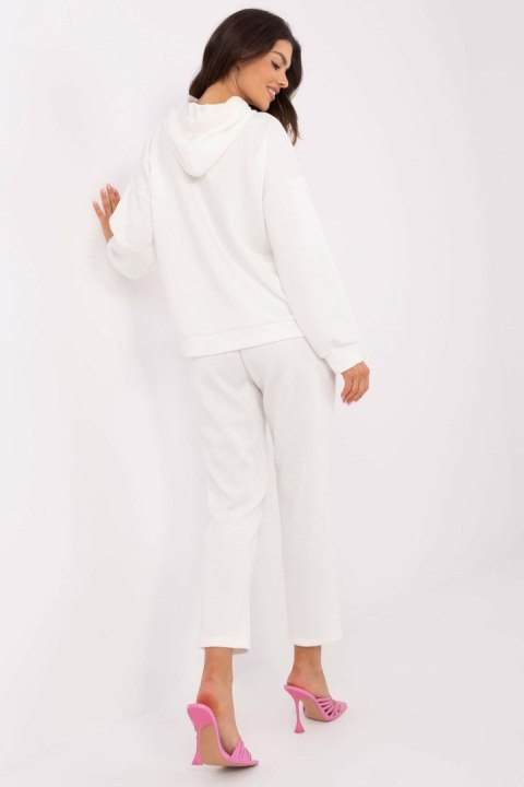 Spodnie Komplet Model DHJ-KMPL-20335.44 Ecru - Italy Moda - uniwersalny Spodnie Komplet Model DHJ-KMPL-20335.44 Ecru - Italy Moda - uniwersalny