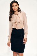 Delikatna beżowa bluzka z szarfą B141 Beige - Nife - 40