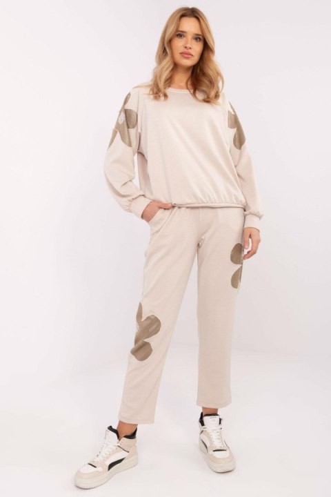 Spodnie Komplet Model MI-KMPL-M6122.60 Beige - Italy Moda - uniwersalny Spodnie Komplet Model MI-KMPL-M6122.60 Beige - Italy Moda - uniwersalny