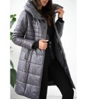 Długi elegancki pikowany płaszcz damski ocieplany AMELIA (Fioletowy) Długi elegancki pikowany płaszcz damski ocieplany AMELIA (Fioletowy)