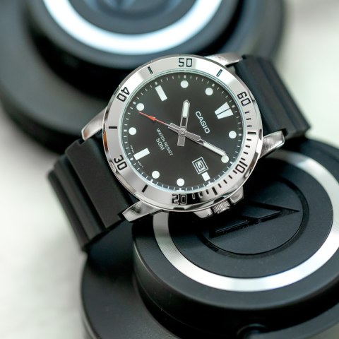 ZEGAREK MĘSKI CASIO MTP-VD01-1E (zd169g) + BOX ZEGAREK MĘSKI CASIO MTP-VD01-1E (zd169g) + BOX