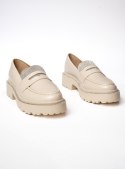 Damskie Lakierowane Mokasyny LUCENTE BEIGE - 39 Damskie Lakierowane Mokasyny LUCENTE BEIGE - 39