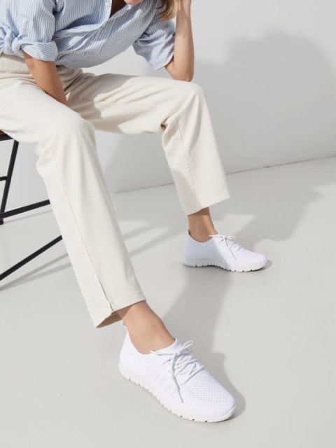 Damskie Buty Sportowe VELVIO - White - 39
