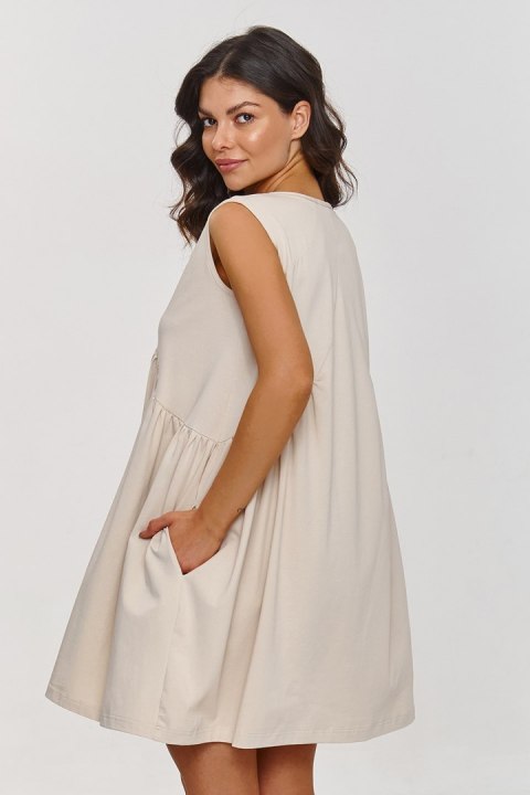 Sukienka Model M876 Light Beige - Makadamia - uniwersalny Sukienka Model M876 Light Beige - Makadamia - uniwersalny