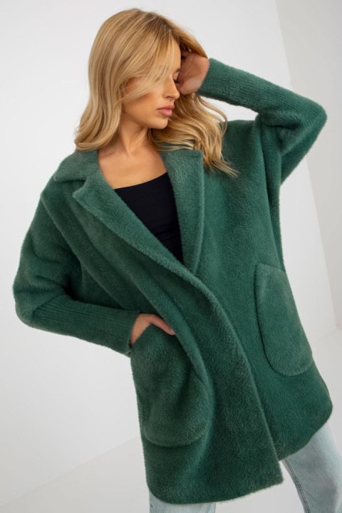 Płaszcz Damski Model MBM-PL-1517.00P Dark Green - MBM - uniwersalny Płaszcz Damski Model MBM-PL-1517.00P Dark Green - MBM - uniwersalny