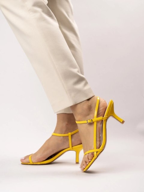 Damskie Sandały SOLARA YELLOW - 37 Damskie Sandały SOLARA YELLOW - 37