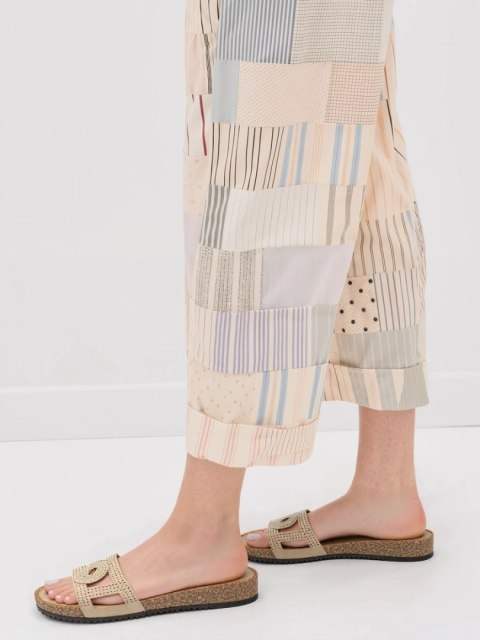 Damskie Ażurowe Klapki CELEST BEIGE - 38 Damskie Ażurowe Klapki CELEST BEIGE - 38