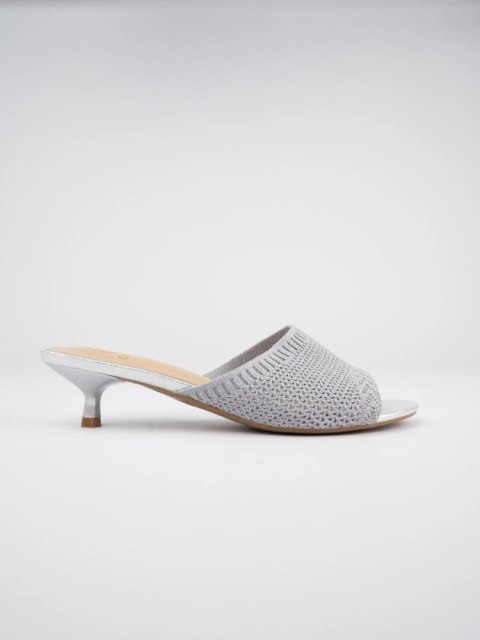 Eleganckie Klapki Miejskie Srebrne - 38