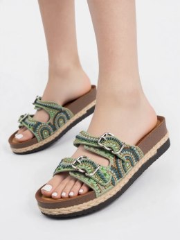 Klapki na koturnie z ozdobnymi klamrami w kolorze Green - 38