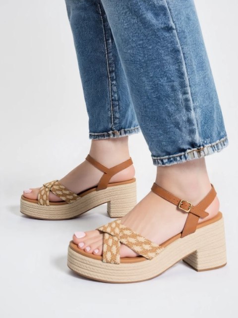 Klapki Eleganzio Camel - 37