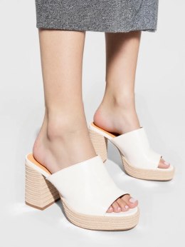 Mokasyny damskie eleganckie w kolorze White - 38