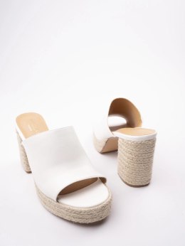 Mokasyny damskie eleganckie w kolorze White - 38