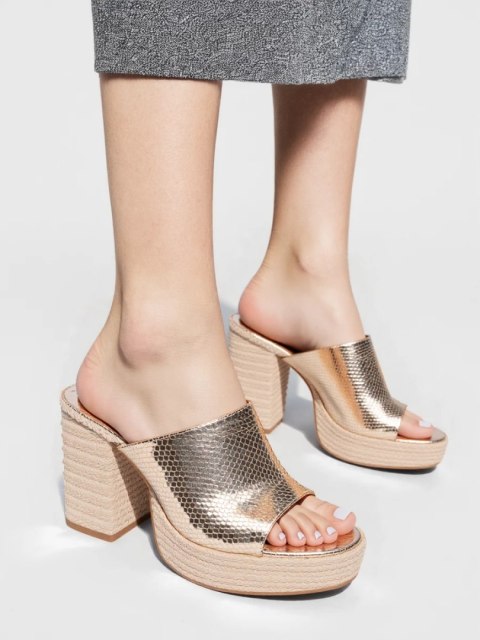 Obuwie damskie eleganckie w kolorze Gold - 39
