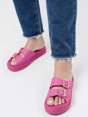 Klapki damskie na platformie z klamrami w kolorze Fushia - 38