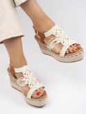 Sandały na koturnie z plecioną cholewką w kolorze Off - 38