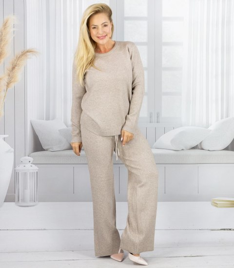 Dzianinowy zestaw dresowy z luźną bluzą i spodniami MARBELLA (Beżowy) Dzianinowy zestaw dresowy z luźną bluzą i spodniami MARBELLA (Beżowy)