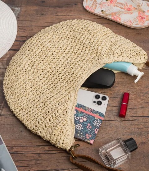 Półokrągła torebka boho z eko-skórzanym paskiem i suwakiem (Beżowy)