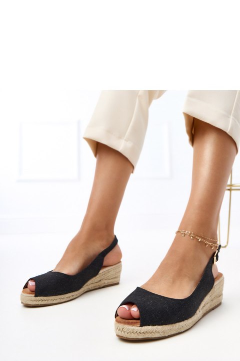 Sandały Model Nevarez E5579 Black - PRIMO - 38 Sandały Model Nevarez E5579 Black - PRIMO - 38