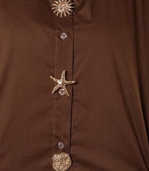 Długa klasyczna koszula z ozdobnymi broszkami GOLDEN BEACH (Brązowy)