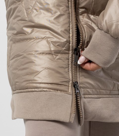 Długa kurtka z pikowaniem i rozcięciami po bokach ROMA (Beżowy)