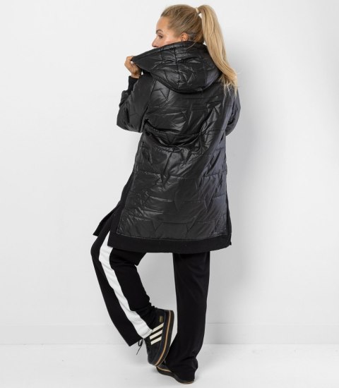 Długa kurtka z pikowaniem i rozcięciami po bokach ROMA (Czarny)