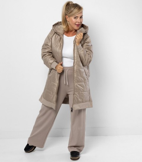 Długa kurtka z pikowaniem i rozcięciami po bokach ROMA PLUS SIZE (Beżowy)