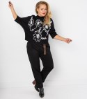 Elegancki sweter nietoperz z półgolfem i haftem ABSTRACT BLOOM (Czarny)