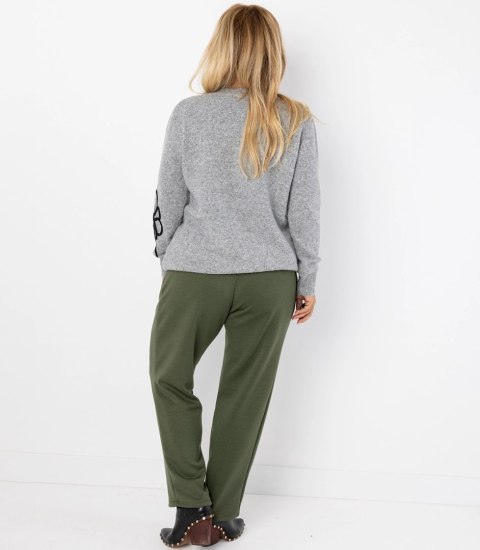 Klasyczny sweter damski z aplikacją kwiat 3D CLASSIC BLOOM (Szary)