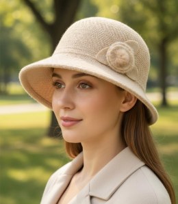 Kapelusz damski cloche naszywka kwiat (Beżowy)