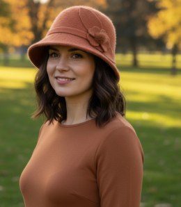 Kapelusz damski cloche naszywka kwiat (Pomarańczowy)