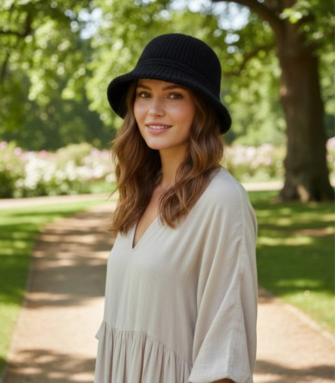 Kapelusz damski pleciony (Czarny)