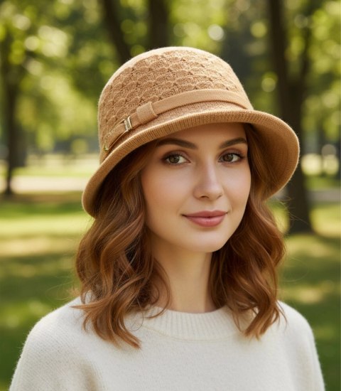 Kapelusz damski z ozdobnym paskiem i klamrą (Beżowy)