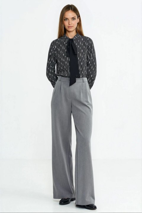 Bluzka z szarfą pod szyją B211 Wzór Koralik/Black - Nife - 36