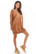 Sukienka Model A378 Beige Welur - awama - uniwersalny Sukienka Model A378 Beige Welur - awama - uniwersalny