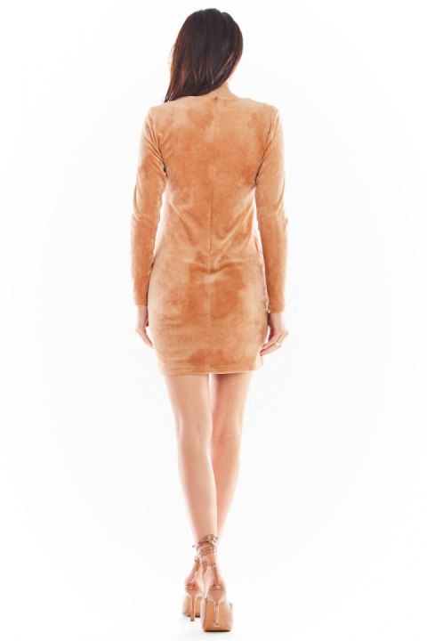 Sukienka Model A404 Welur Beige - awama - M Sukienka Model A404 Welur Beige - awama - M