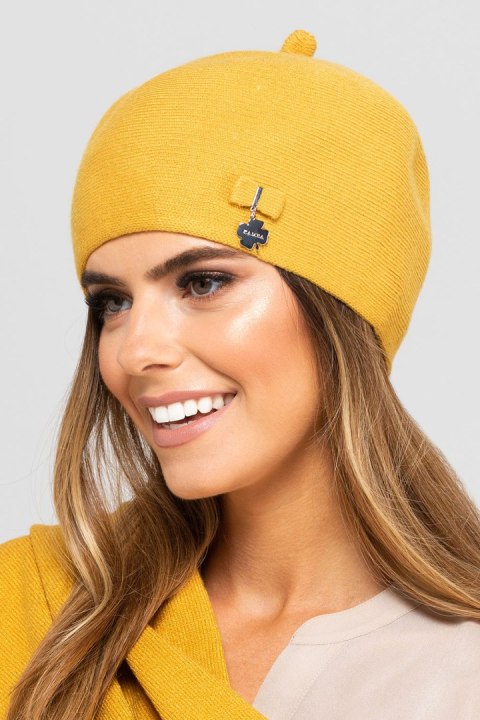 Beret Model Murcja Musztard - Kamea - uniwersalny Beret Model Murcja Musztard - Kamea - uniwersalny