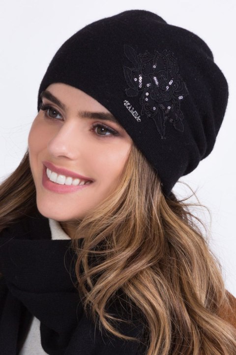 Czapka Damska Model Lajla Black - Kamea - uniwersalny Czapka Damska Model Lajla Black - Kamea - uniwersalny