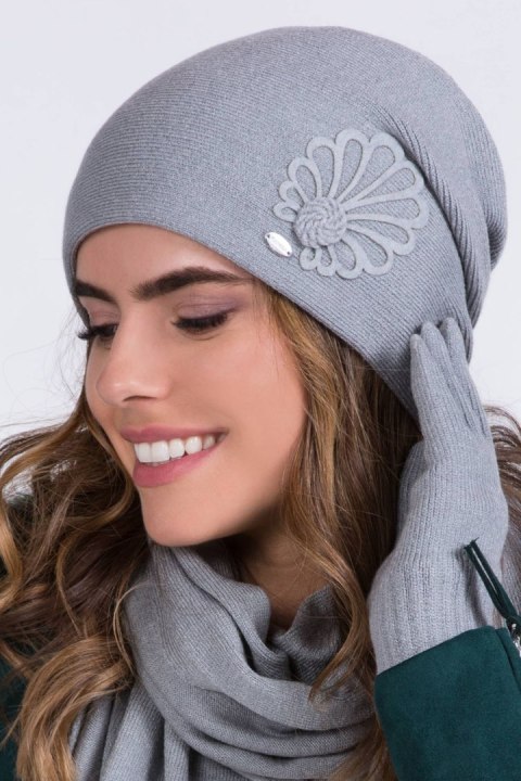 Czapka Damska Model Malwa Grey - Kamea - uniwersalny Czapka Damska Model Malwa Grey - Kamea - uniwersalny