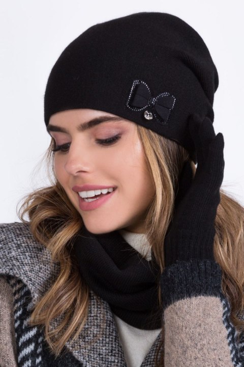Czapka Damska Model Wika Black - Kamea - uniwersalny Czapka Damska Model Wika Black - Kamea - uniwersalny