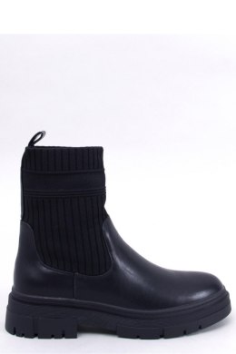 Botki z elastyczną cholewką DEMUS BLACK - Inello - 40