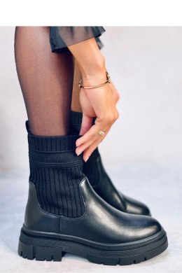 Botki z elastyczną cholewką DEMUS BLACK - Inello - 40