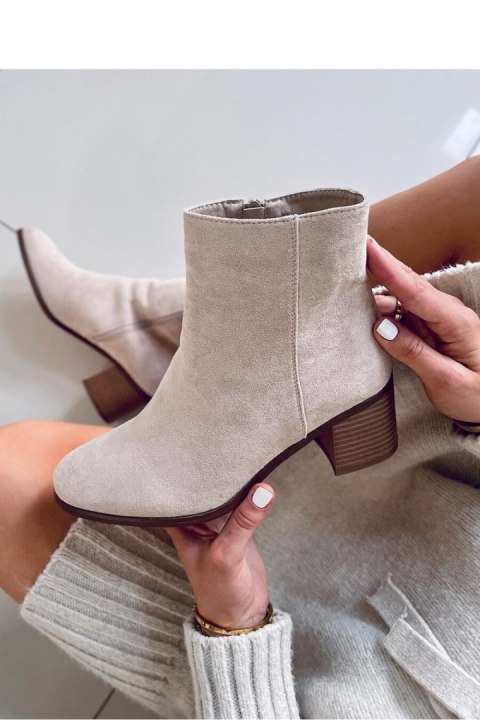 Botki na obcasie zamszowe klasyczne NATINA BEIGE - Inello - 39 Botki na obcasie zamszowe klasyczne NATINA BEIGE - Inello - 39