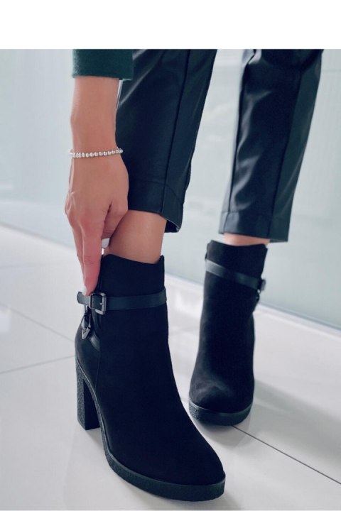 Botki na obcasie KENDALL BLACK - Inello - 36 Botki na obcasie KENDALL BLACK - Inello - 36
