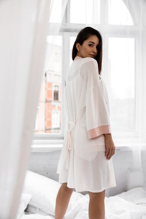 Szlafrok Damski Model Nelli White - Sensis - S/M Szlafrok Damski Model Nelli White - Sensis - S/M