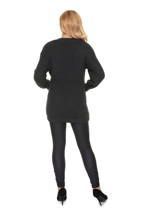 Sweter Model 70040 Grafit - PeeKaBoo - uniwersalny Sweter Model 70040 Grafit - PeeKaBoo - uniwersalny