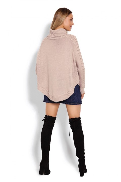 Sweter Ponczo Model 70009 Latte - PeeKaBoo - uniwersalny Sweter Ponczo Model 70009 Latte - PeeKaBoo - uniwersalny