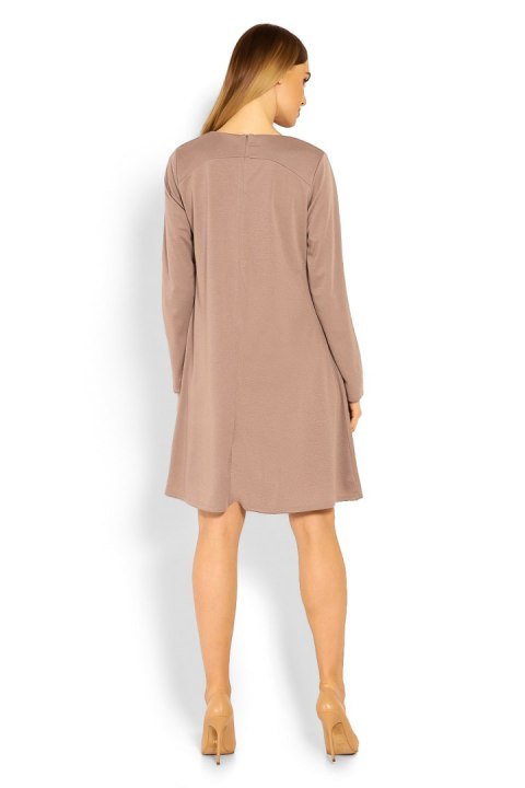 Sukienka Model 1359 Cappuccino - PeeKaBoo - XXL Sukienka Model 1359 Cappuccino - PeeKaBoo - XXL